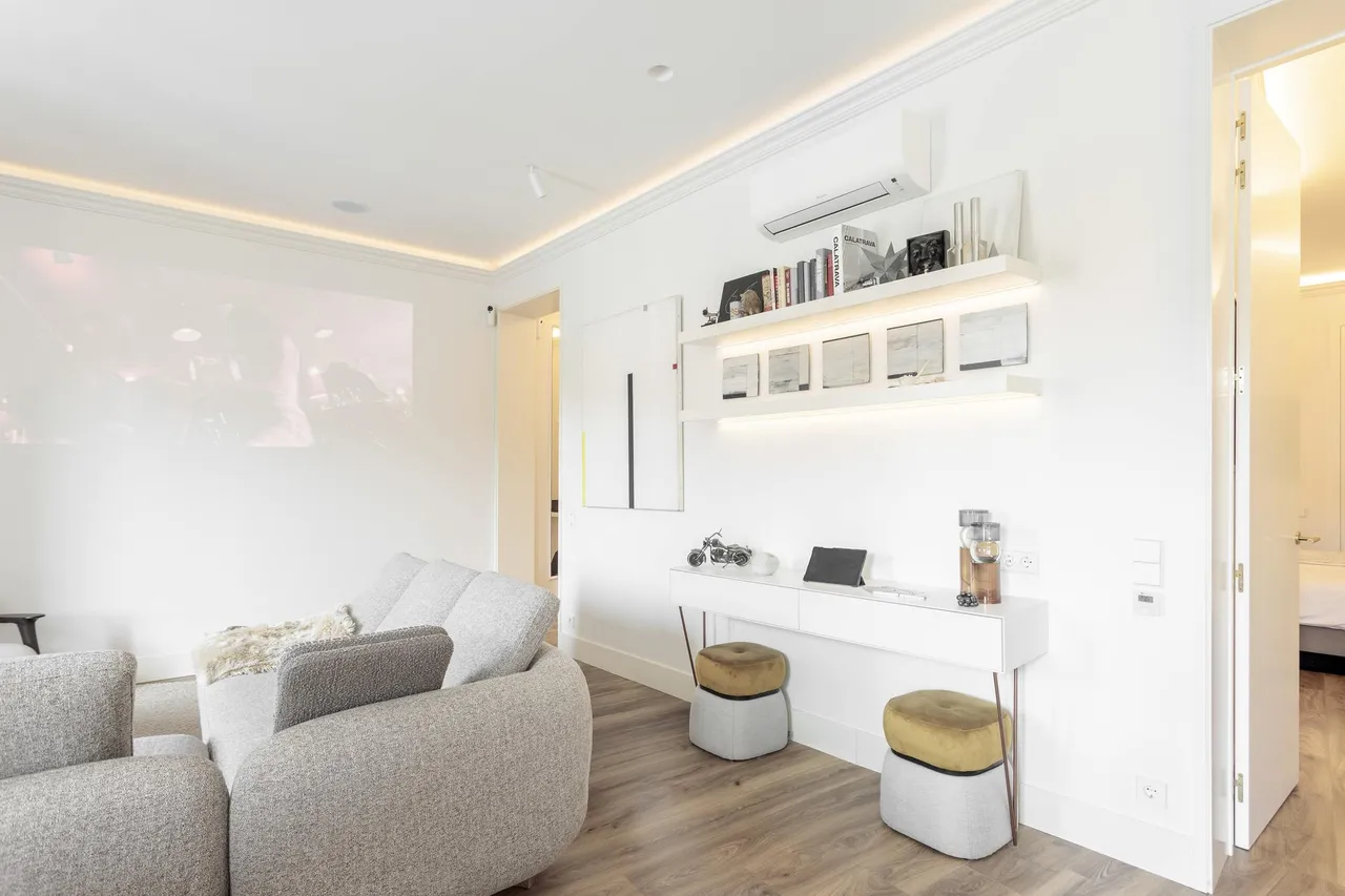 living - Piso de 100m² en alquiler en La Latina, Madrid - gallery - 3