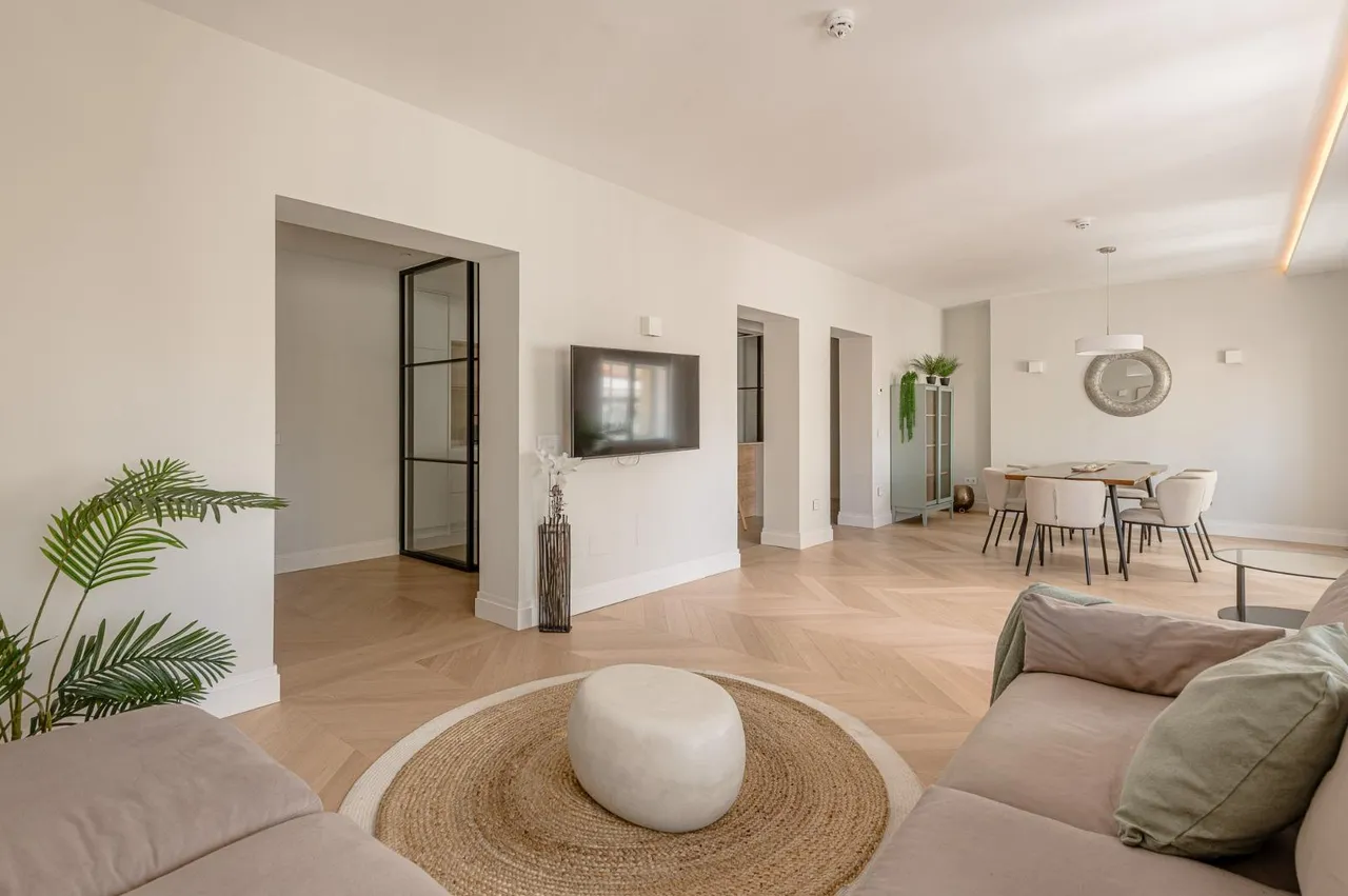 living - Piso de 250m² en alquiler en Sol, Madrid - gallery - 3