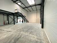 logistics - Light Industrial Premises / Offices For Rent - gallery thumbnail - 6