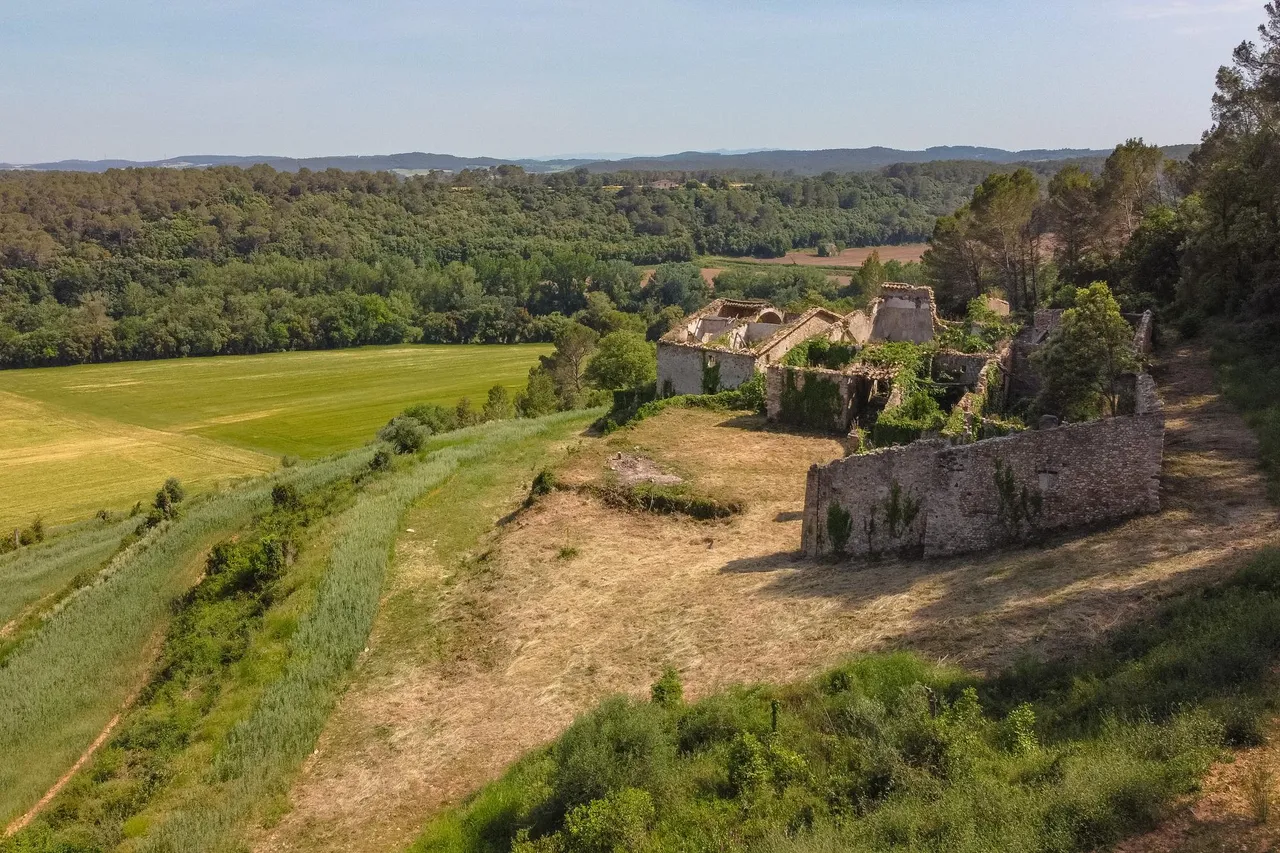 living - Casa rural de 1,300m² en venta en Alt Empordà, Girona - gallery - 8