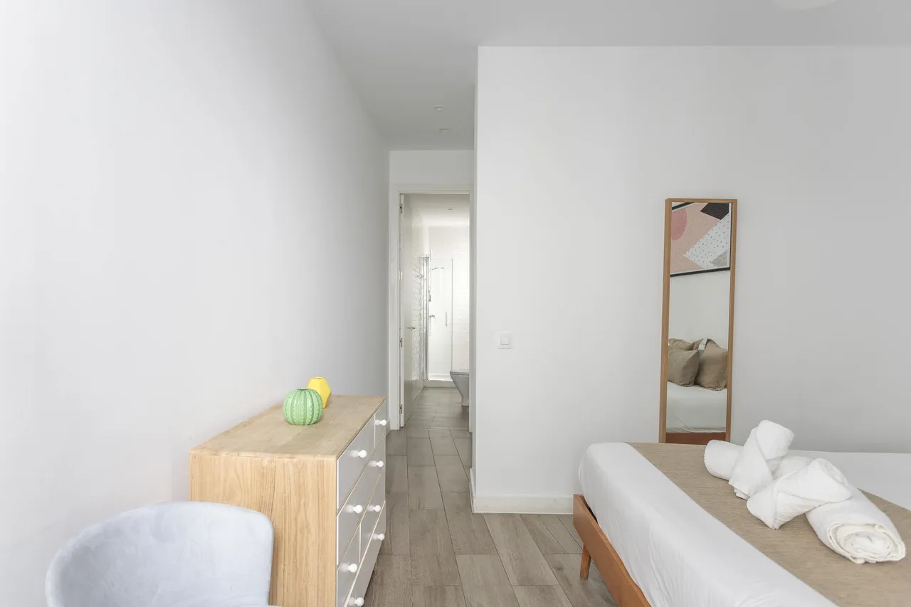 living - Piso de 55m² en alquiler en Sol, Madrid - gallery - 5