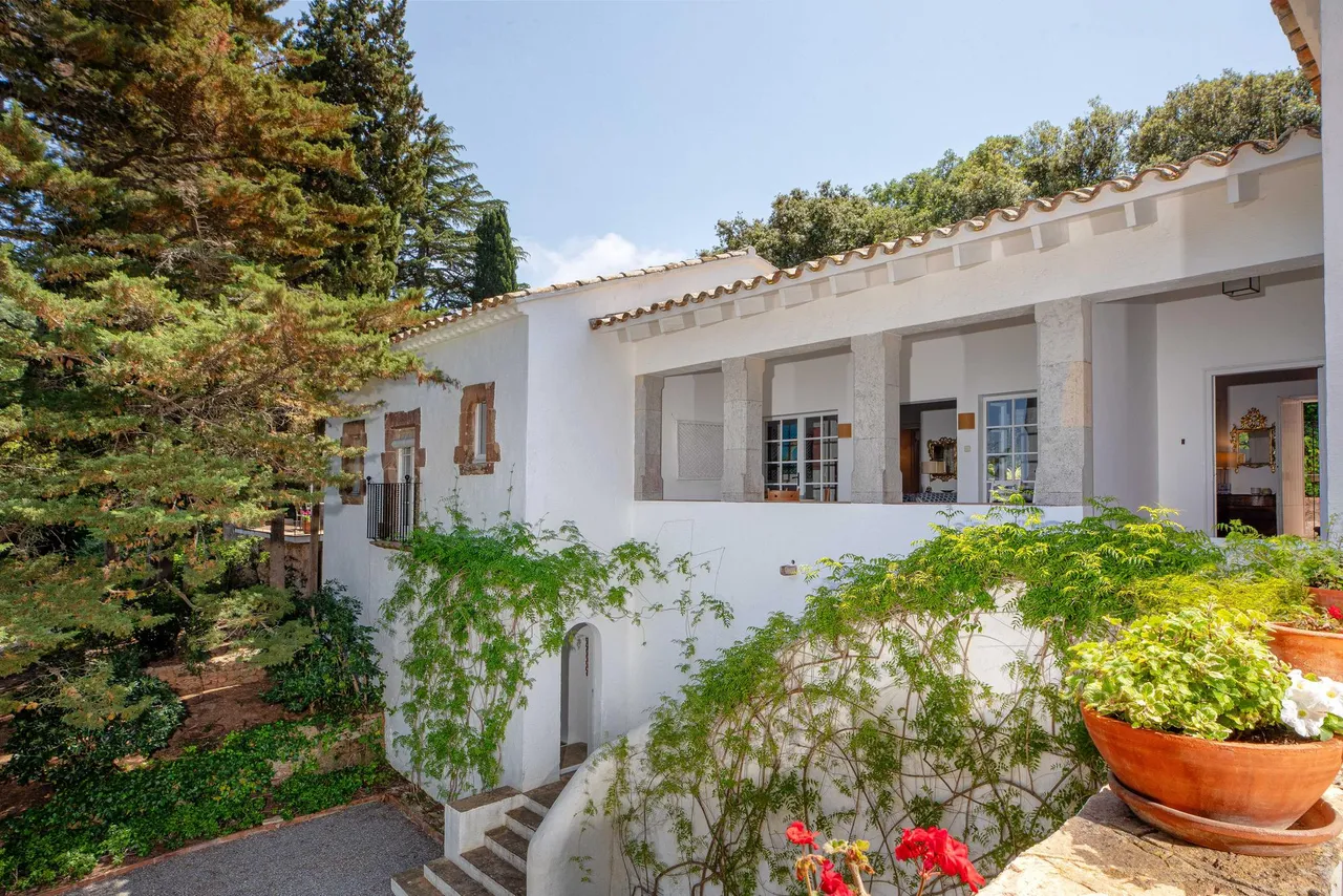 living - 707m² house / villa for sale in Aiguablava, Costa Brava - gallery - 6