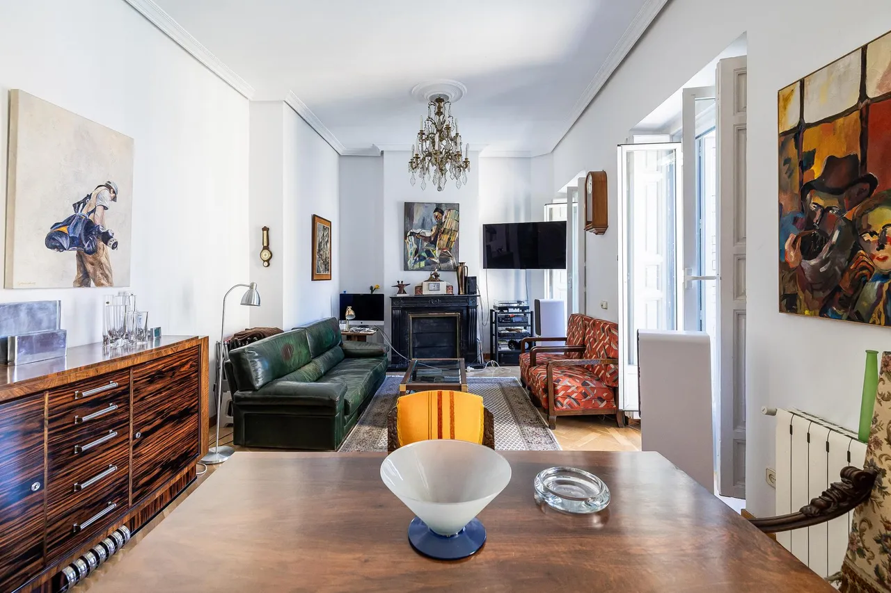 living - 81m² apartment for sale in Malasaña, Madrid - gallery - 4