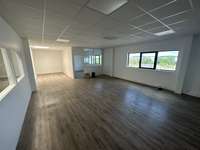 logistics - Activités / Bureaux À Louer - gallery thumbnail - 5