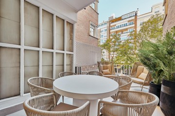 living - Piso de 219m² en venta en Lista, Madrid - featured