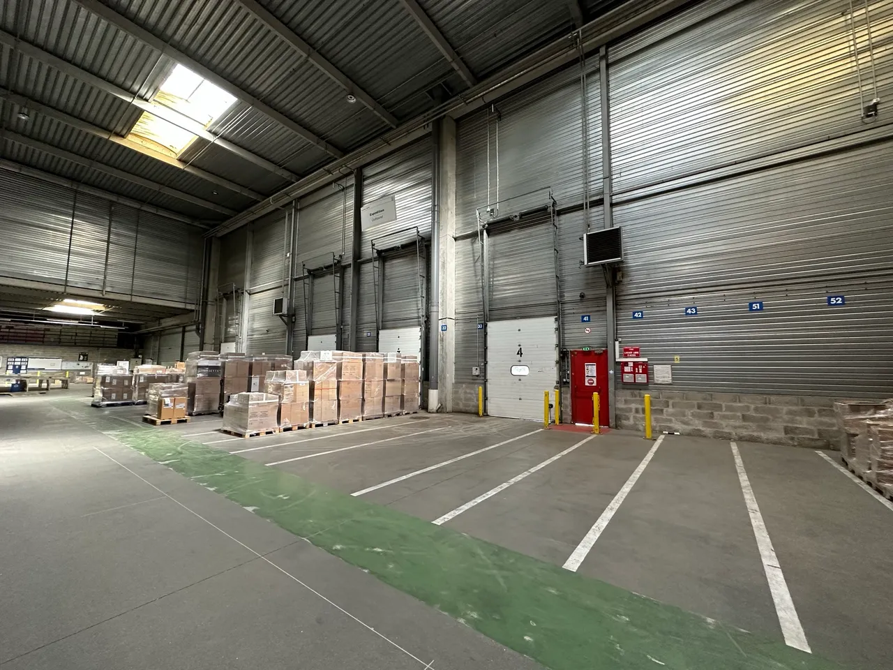 logistics - Logistics Warehouse For Rent - For Sale - gallery - 9