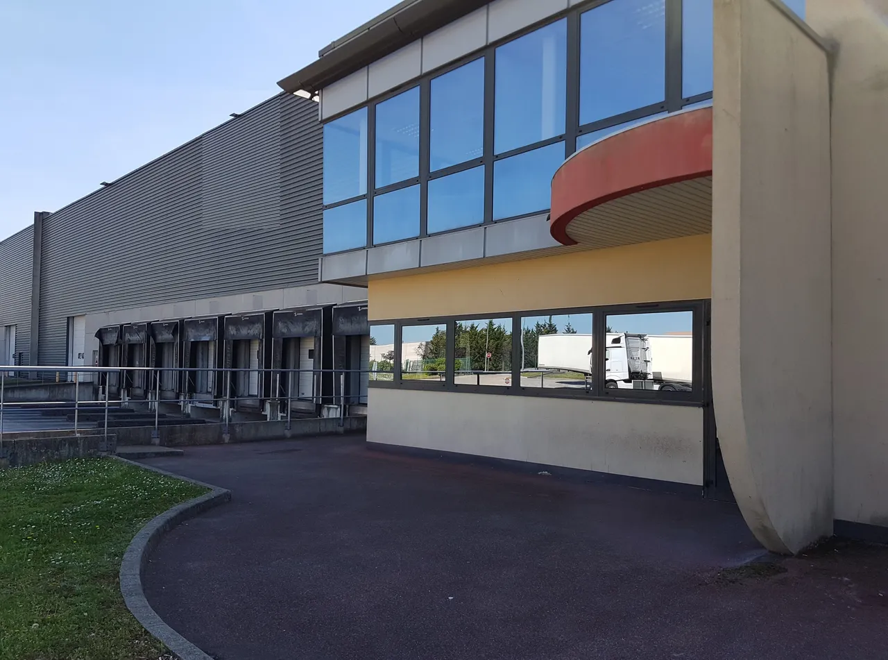 logistics - Entrepôt Logistique À Louer - gallery - 8