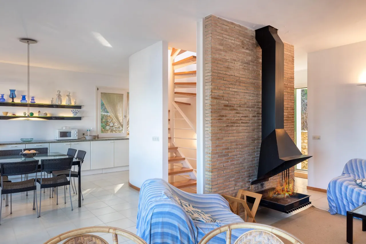 living - 184m² house / villa for sale in Sa Tuna, Costa Brava - gallery - 7