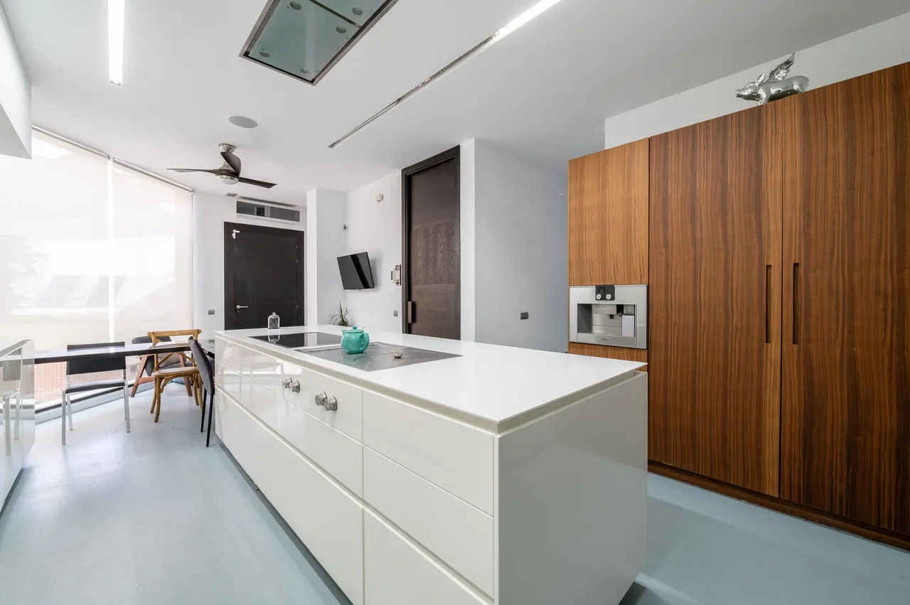 living - 1,203m² house / villa for sale in La Moraleja Urbanización - gallery - 10