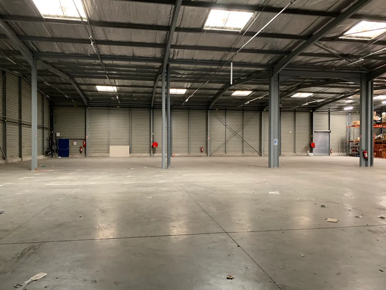 logistics - Entrepôt / Bureaux À Louer - gallery - 3