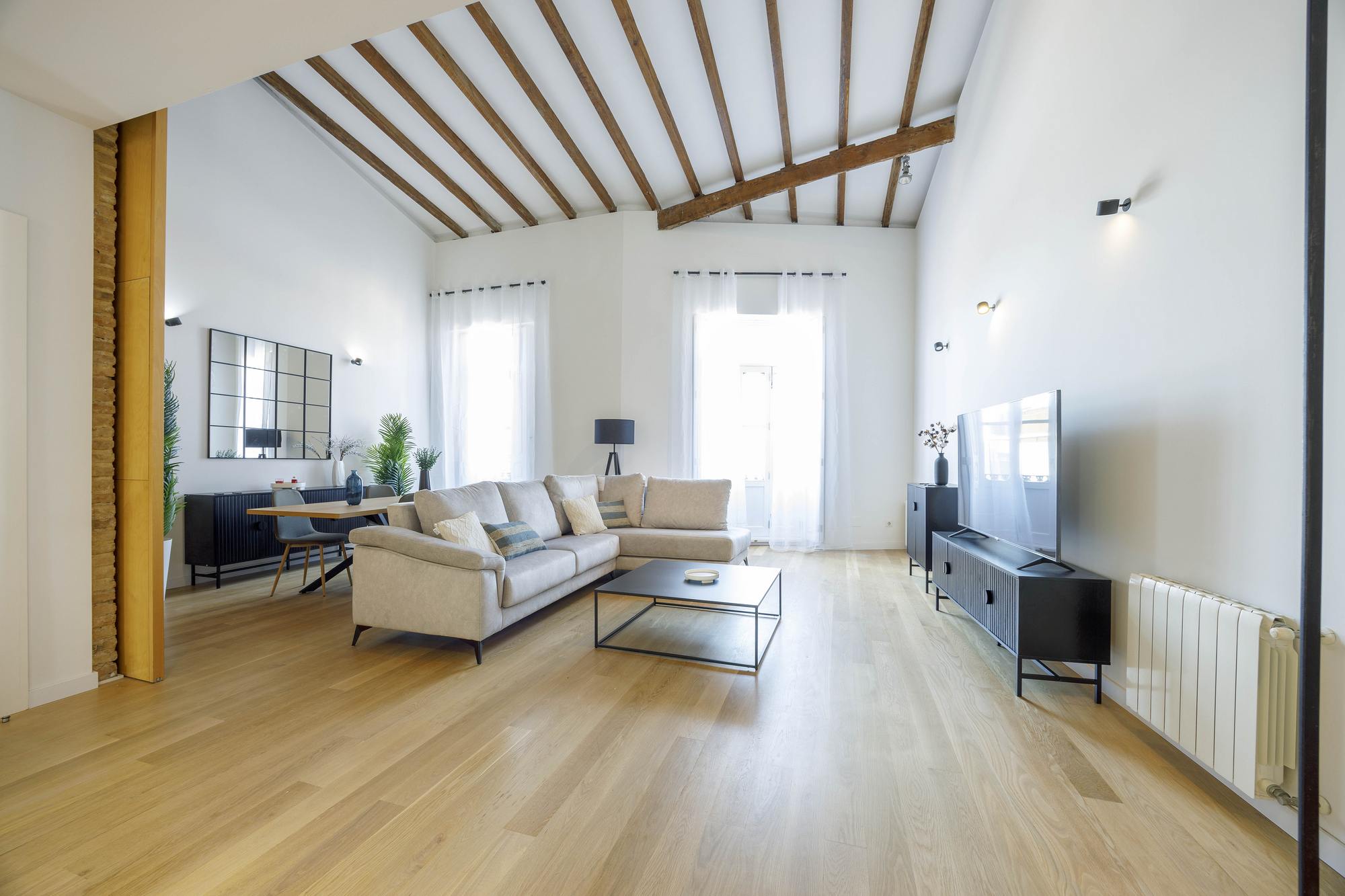 living - 190m² apartment with 14m² terrace for rent in El Carmen - gallery thumbnail - 2
