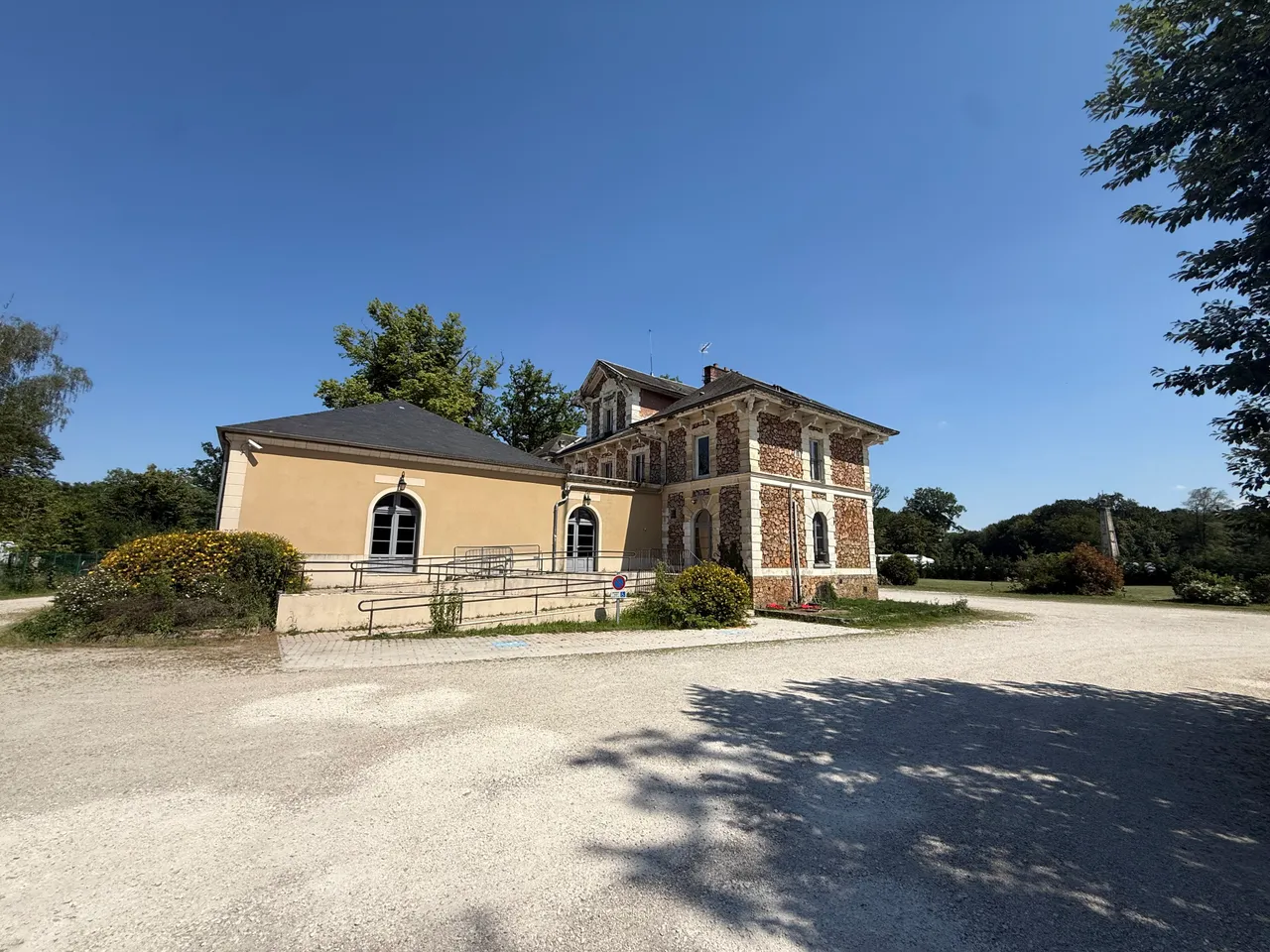 logistics - Light Industrial Premises / Offices For Sale - gallery - 4