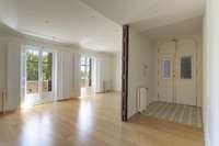 living - 225m² apartment for rent in Cortes / Huertas, Madrid - gallery thumbnail - 3