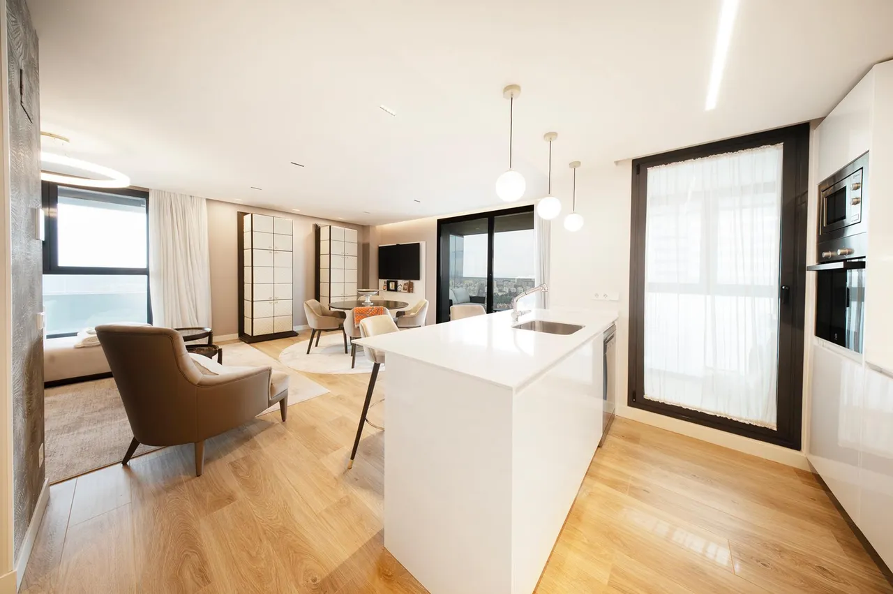 living - Piso de 141m² con 10m² terraza en venta en Valdeacederas - gallery - 5