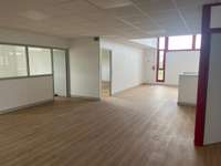 logistics - Activités / Bureaux À Louer - gallery thumbnail - 7
