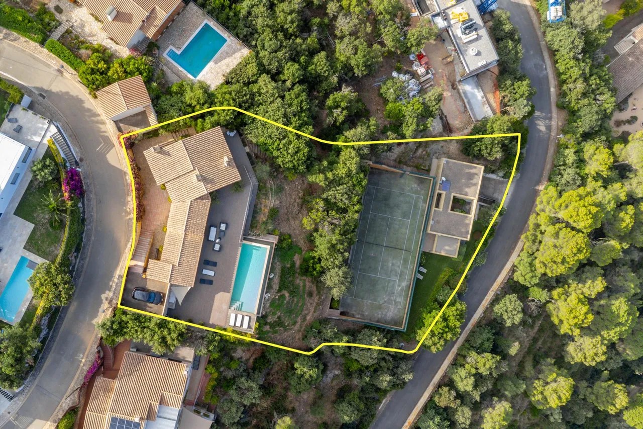 living - 621m² house / villa for sale in Sa Riera, Costa Brava - gallery - 3