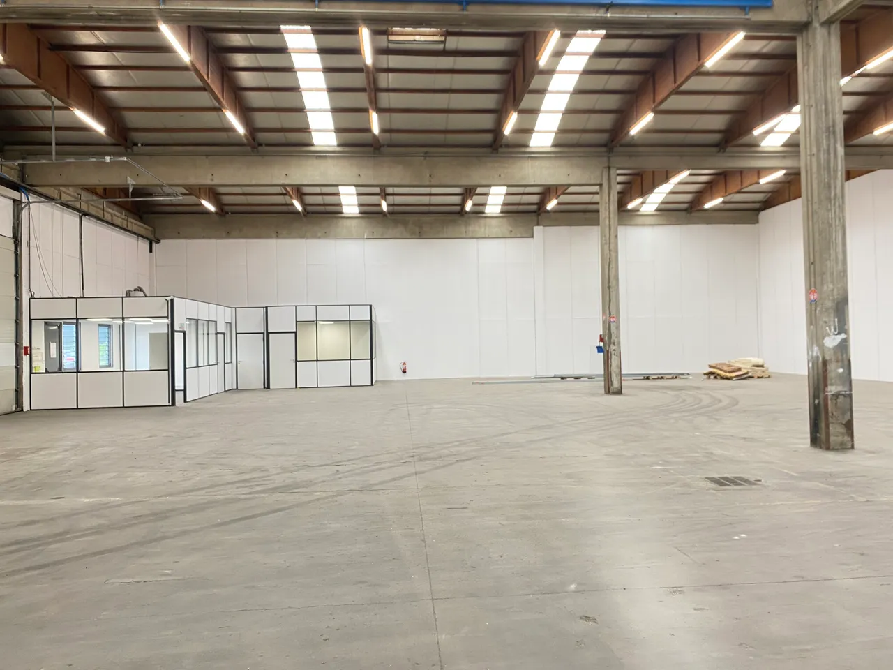 logistics - Entrepôt / Bureaux À Louer - gallery - 10