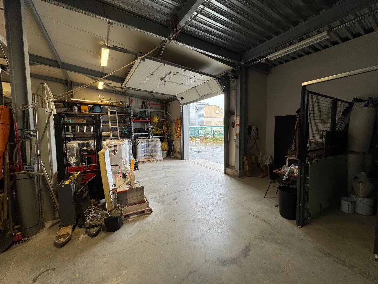logistics - Light Industrial Premises / Offices For Rent - For Sale - gallery - 3