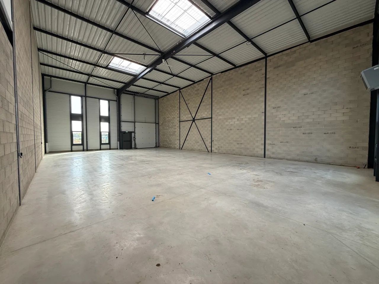 logistics - Activités / Bureaux À Louer - gallery - 3