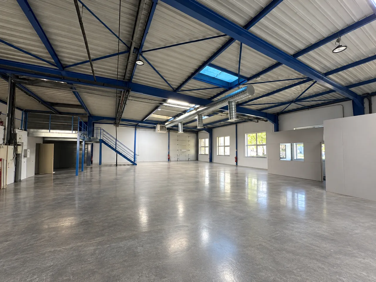 logistics - Activités / Bureaux À Louer - gallery - 3