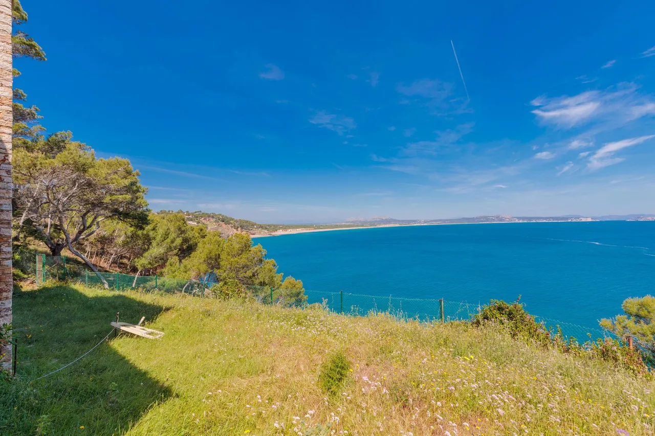 living - 131 m² house for sale in Sa Riera / Sa Tuna - gallery - 3