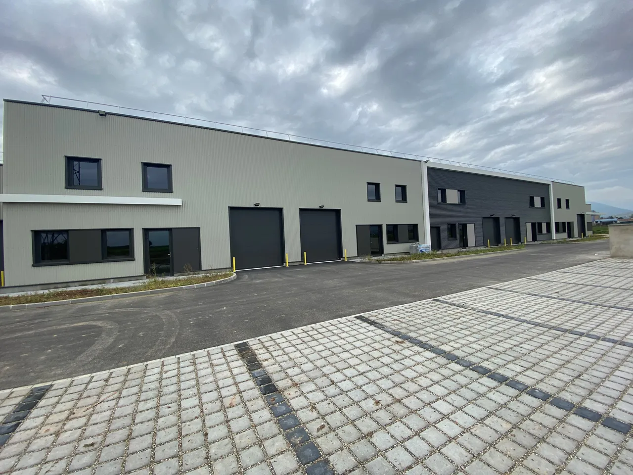 logistics - Light Industrial Premises / Offices For Rent - For Sale - gallery - 3