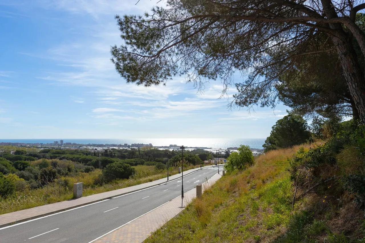 living - 1,530m² plot for sale in Premià de Dalt, Barcelona - gallery - 4