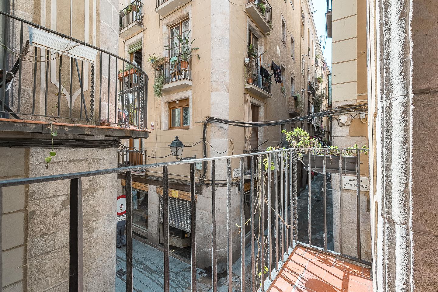 living - 77m² apartment for sale in El Born, Barcelona - gallery - 4