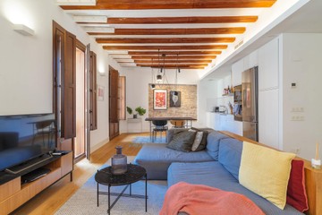 living - Piso de 84m² con 9m² terraza en venta en Gótico, Barcelona - featured