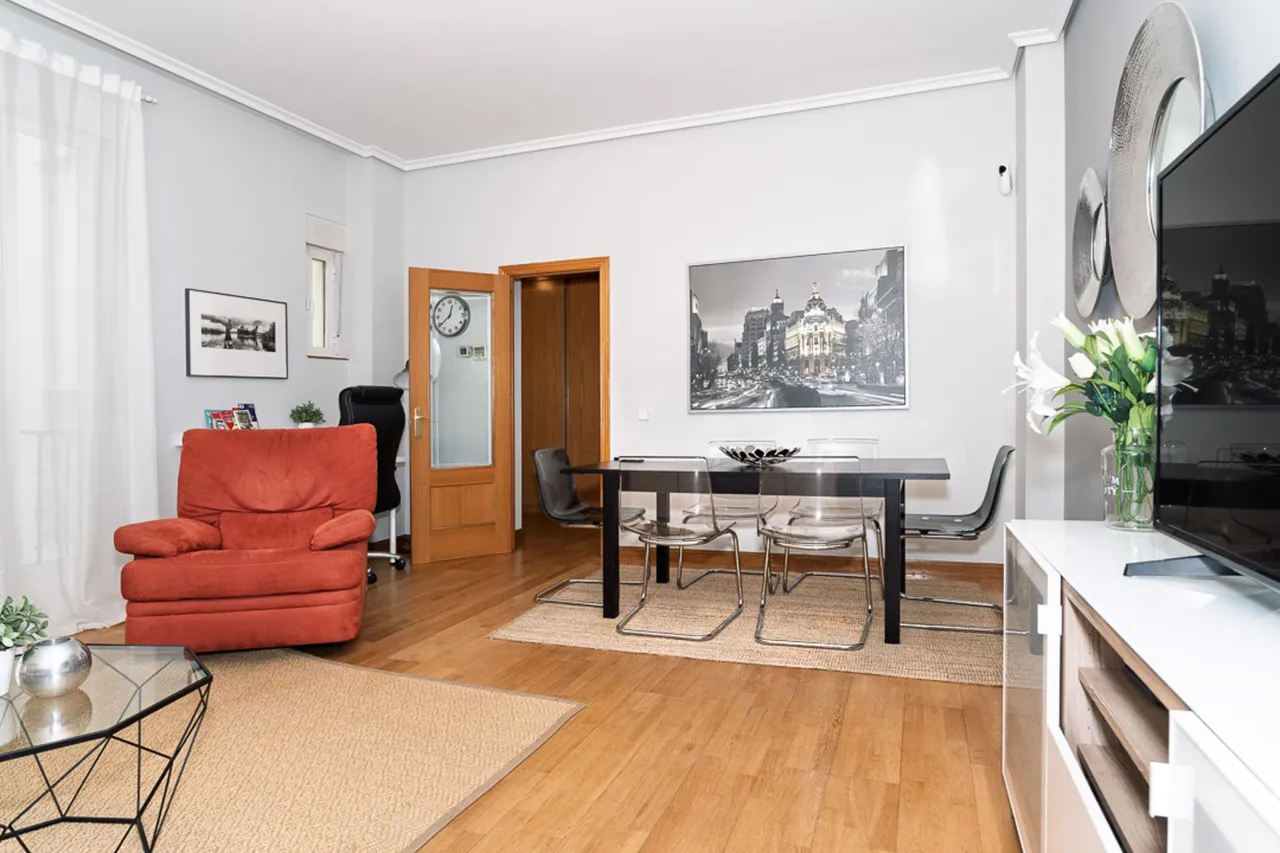 living - Piso de 97m² en alquiler en Cortes / Huertas, Madrid - gallery - 4