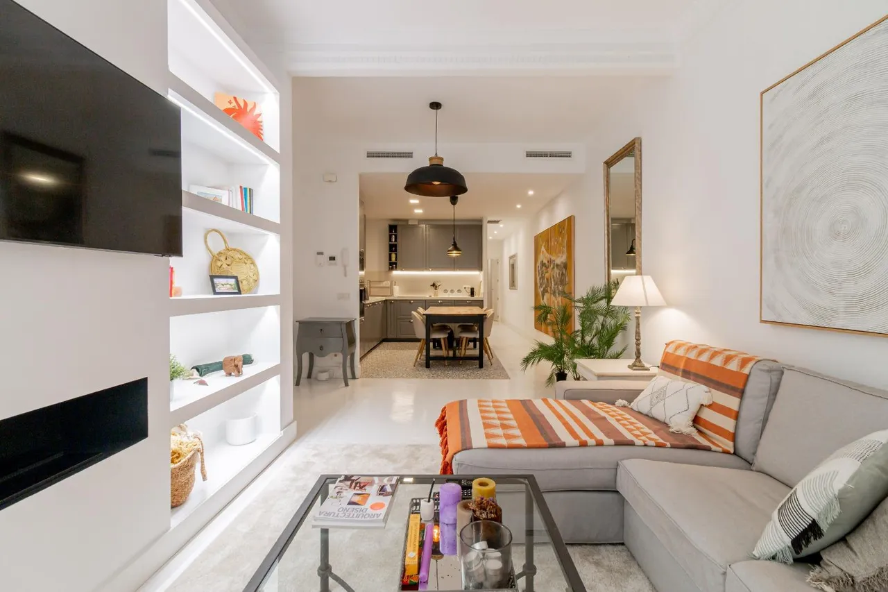 living - 104m² apartment for rent in Trafalgar, Madrid - gallery - 2