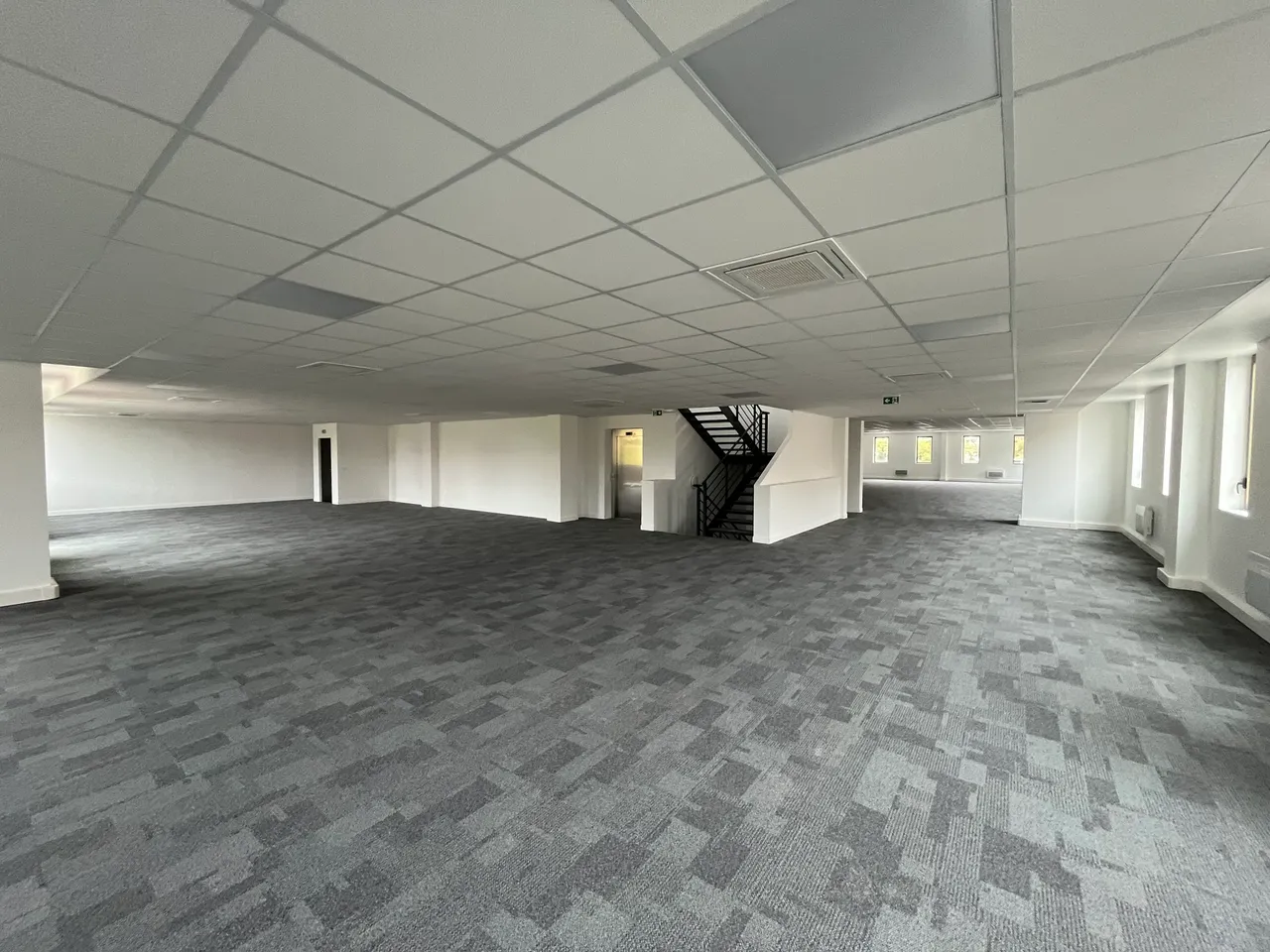 logistics - Activités / Bureaux À Louer - gallery - 9