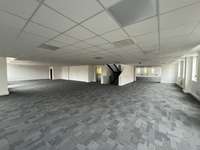 logistics - Activités / Bureaux À Louer - gallery thumbnail - 9