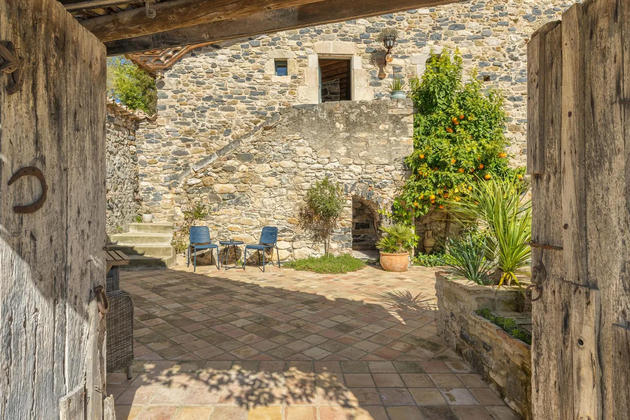 living - Casa rural de 681m² en venta en La Garrotxa, Girona - gallery - 5