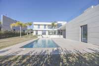 living - Casa / villa de 390m² con 1,129m² de jardín en venta en Los Monasterios - gallery thumbnail - 2