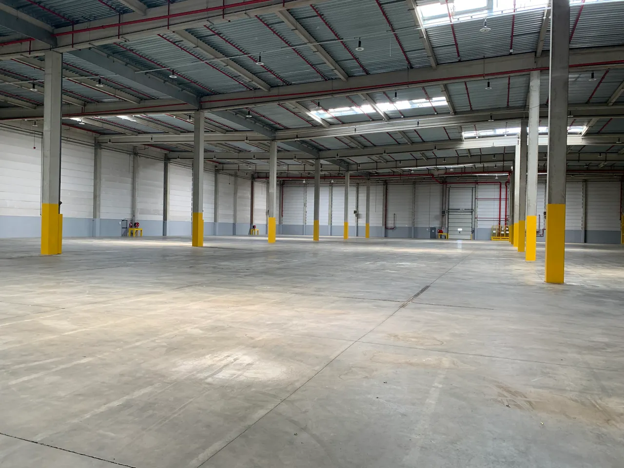 logistics - Logistics Warehouse For Rent - gallery - 4