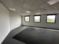 office - Bureaux À Louer - gallery thumbnail - 2