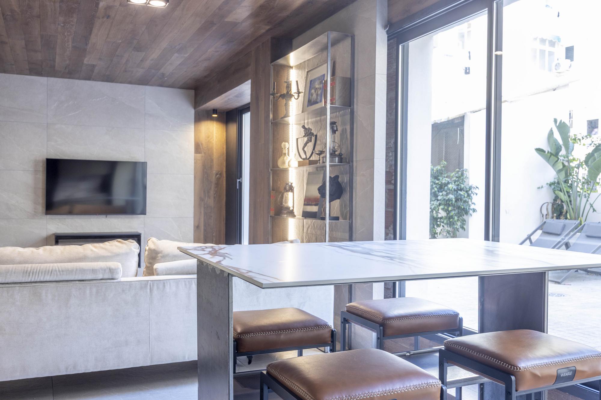 living - 60m² office with 80m² terrace for sale in Sant Francesc - gallery thumbnail - 10