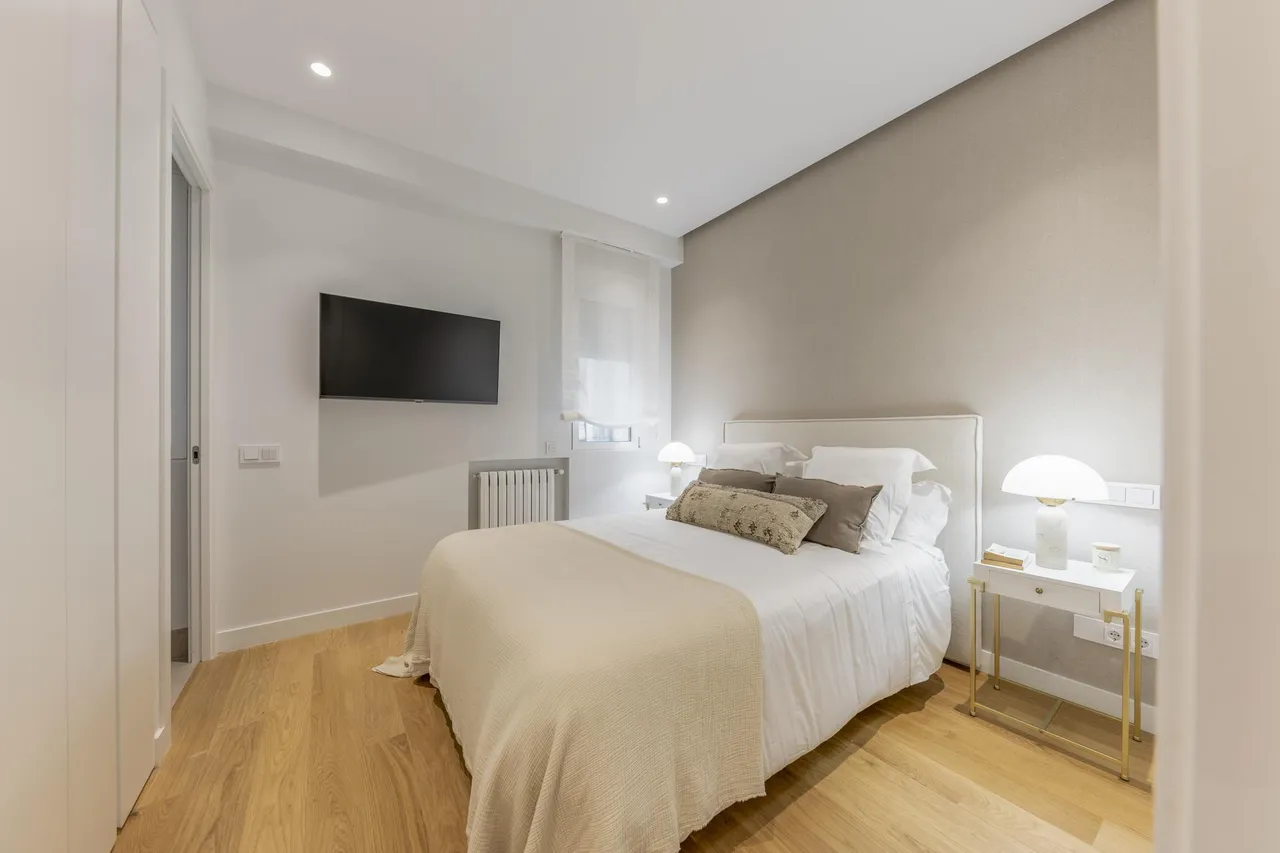 living - 115m² apartment for rent in Recoletos, Madrid - gallery - 8