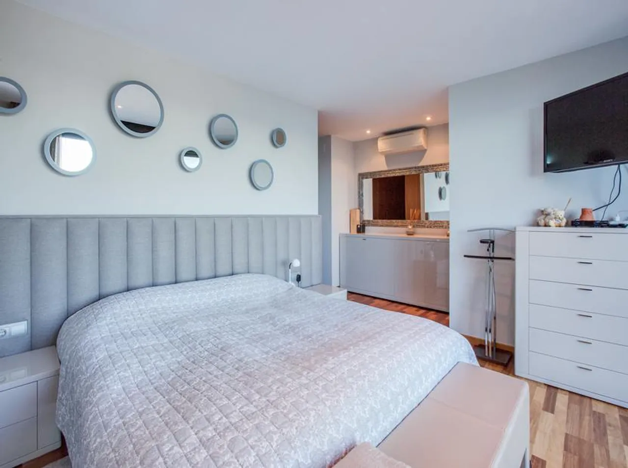 living - Excellent modern villa to buy just 1.5 km from Lloret de Mar - gallery - 10