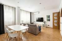 living - 66m² apartment for sale in Gràcia, Barcelona - gallery thumbnail - 2