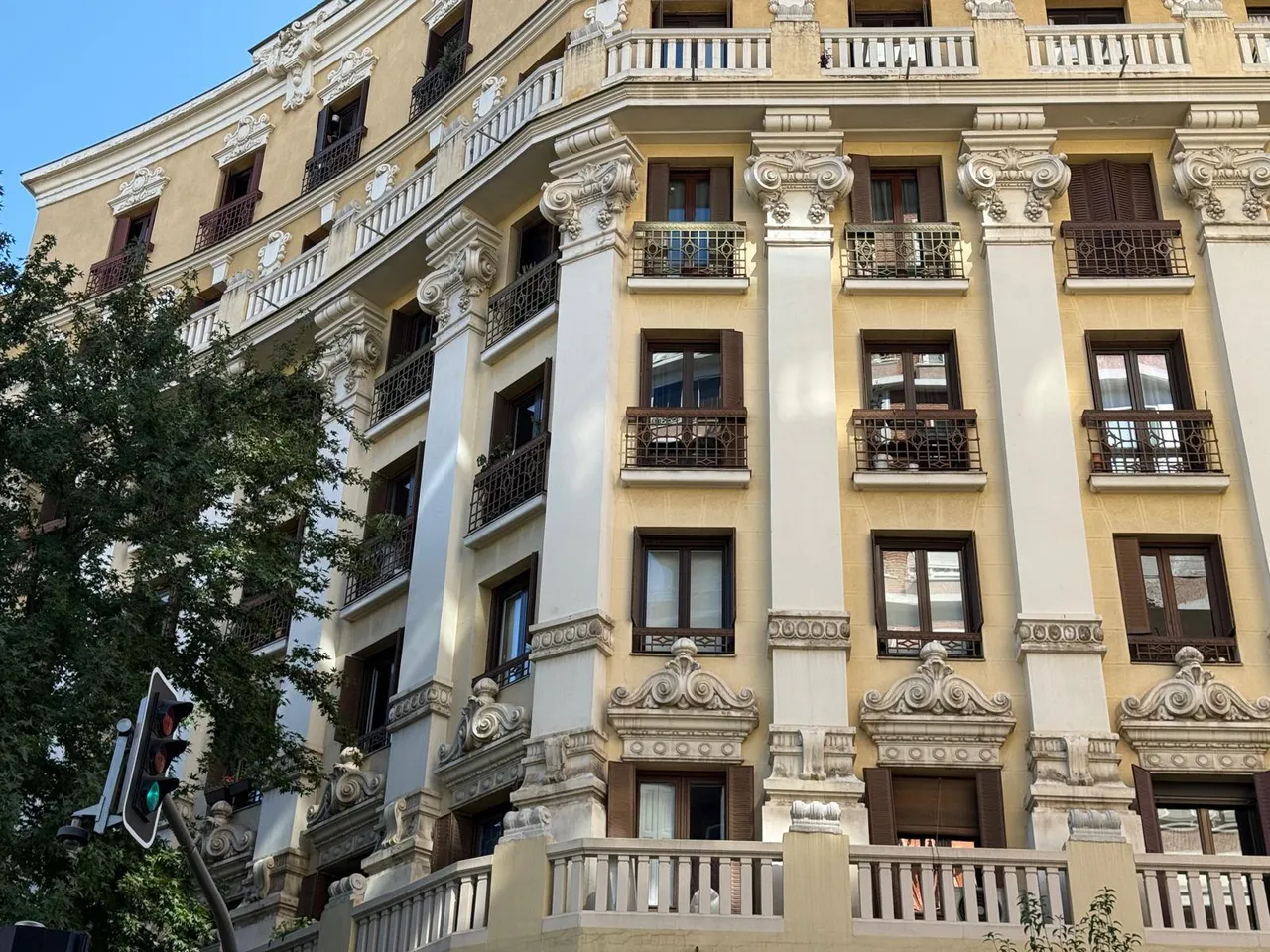 living - 137m² apartment for sale in Malasaña, Madrid - gallery - 8
