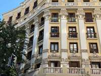 living - Piso de 137m² en venta en Malasaña, Madrid - gallery thumbnail - 8