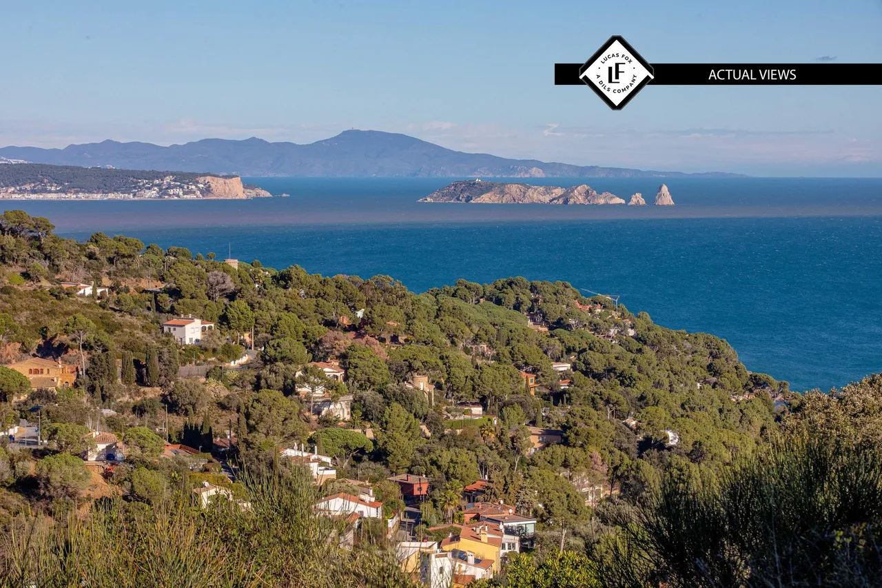 living - 1,011m² plot for sale in Sa Riera, Costa Brava - gallery - 3