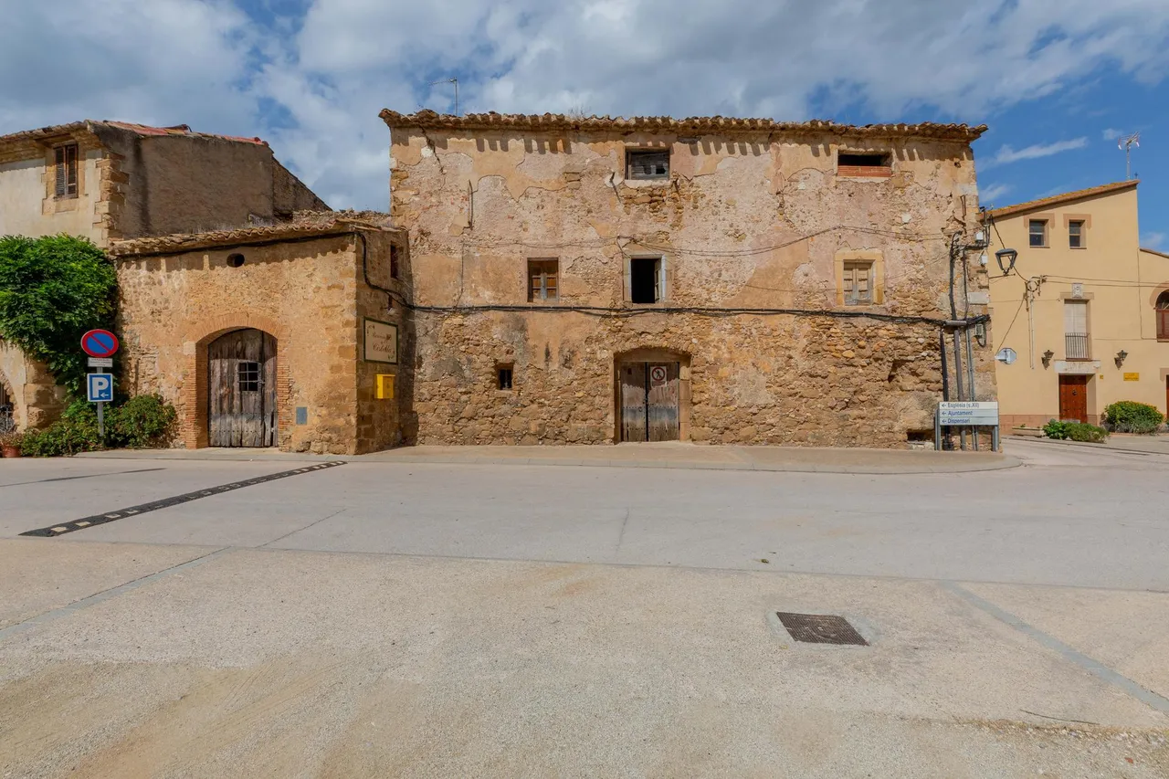 living - 613m² country house for sale in Alt Empordà, Girona - gallery - 7