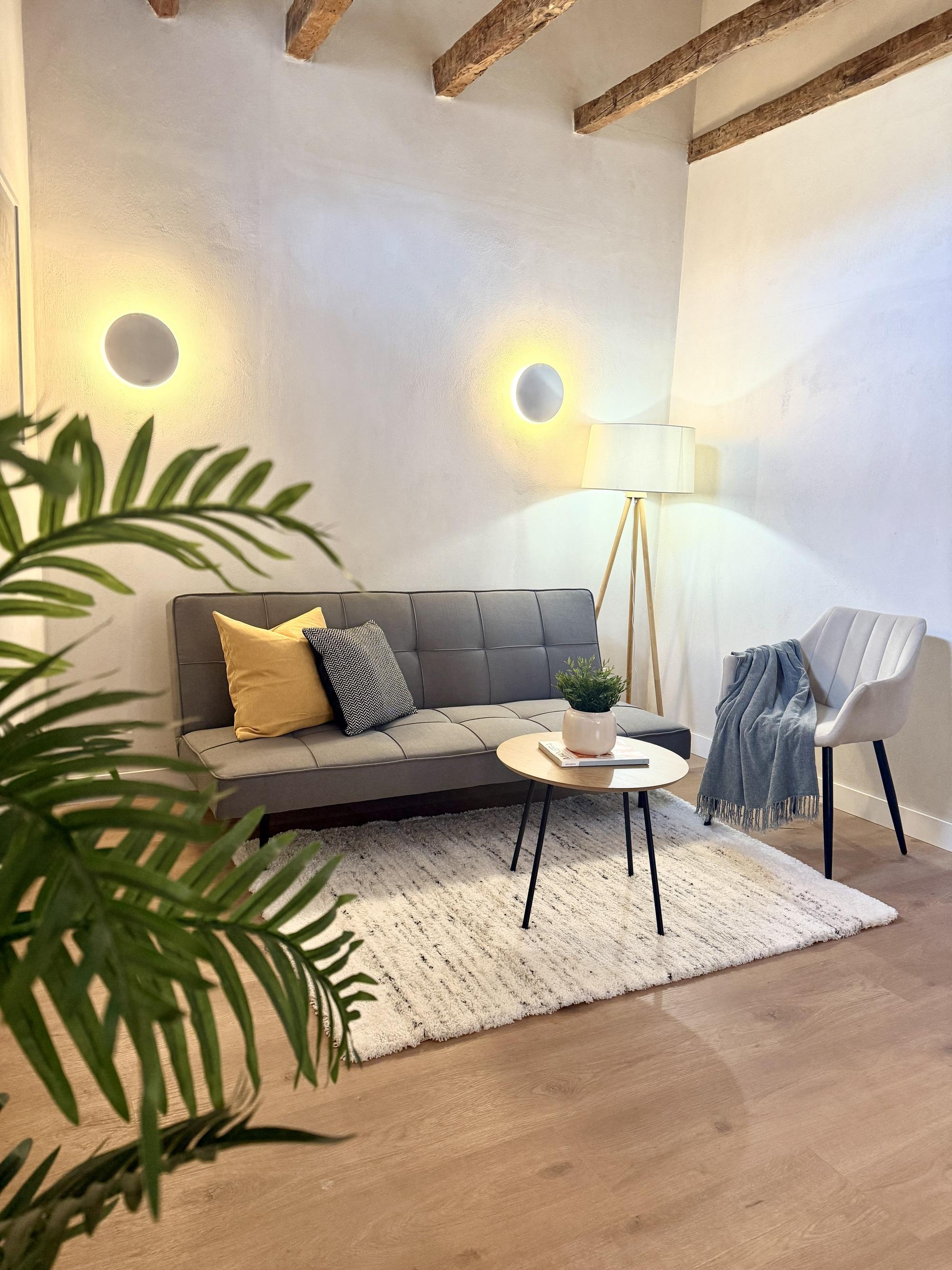 living - Piso de 64m² en venta en Cortes / Huertas, Madrid - gallery - 3