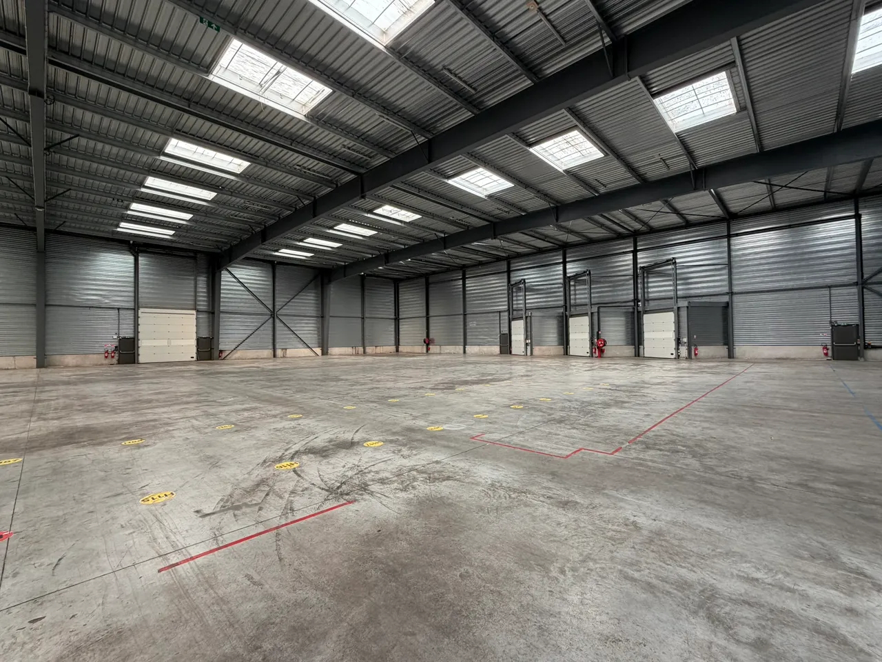 logistics - Entrepôt / Bureaux À Louer - gallery - 4