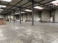logistics - Local d’activités À Louer - gallery thumbnail - 7