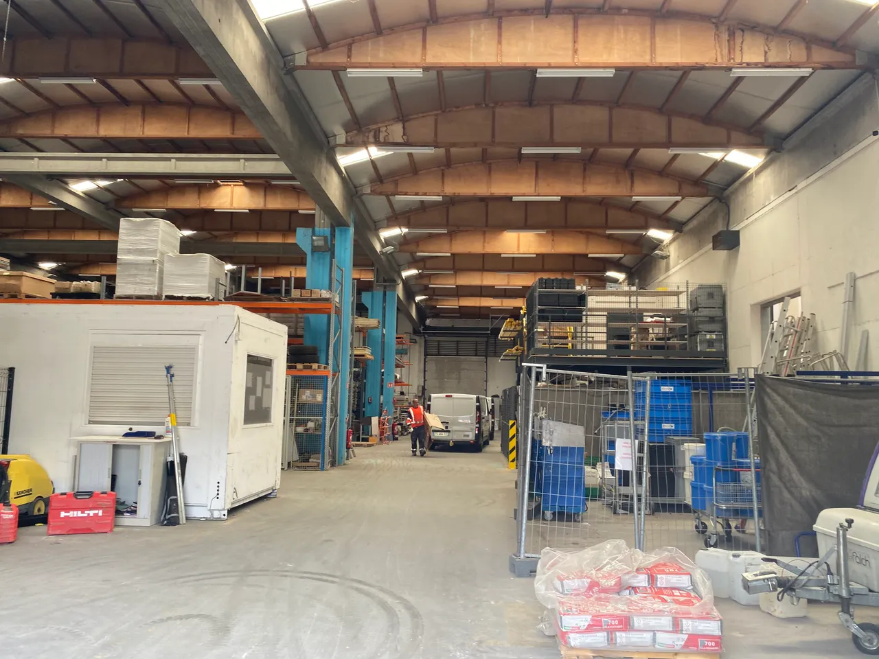 logistics - Entrepôt / Bureaux À Louer - gallery - 6