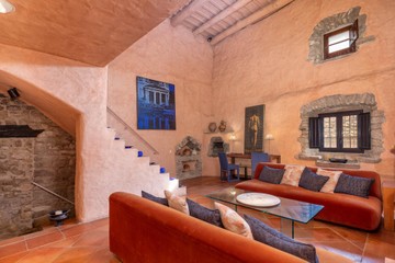 living - 530m² house / villa with 58m² garden for sale in Baix Empordà - featured